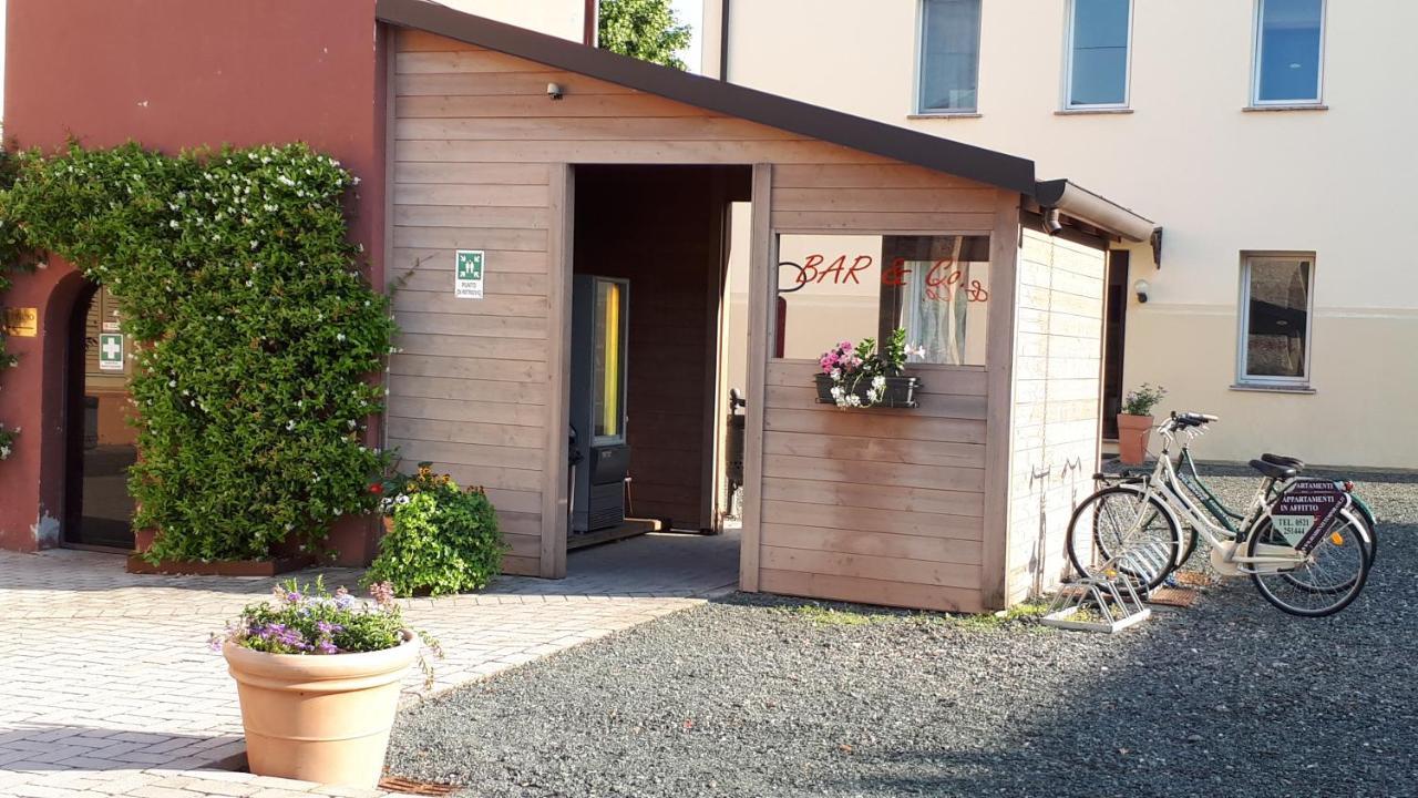 Villa Meli Lupi - Residenze Temporanee Parma Exterior photo