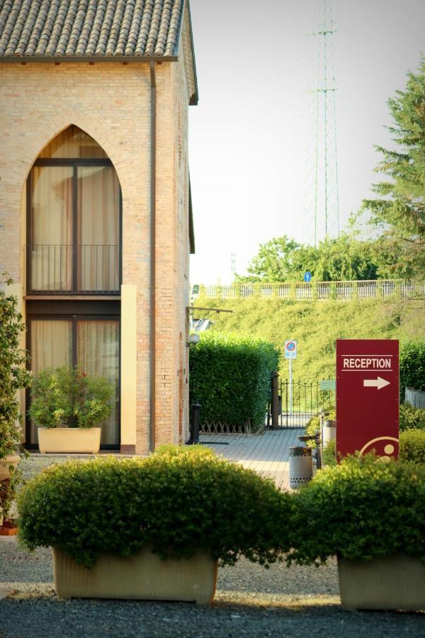 Villa Meli Lupi - Residenze Temporanee Parma Exterior photo