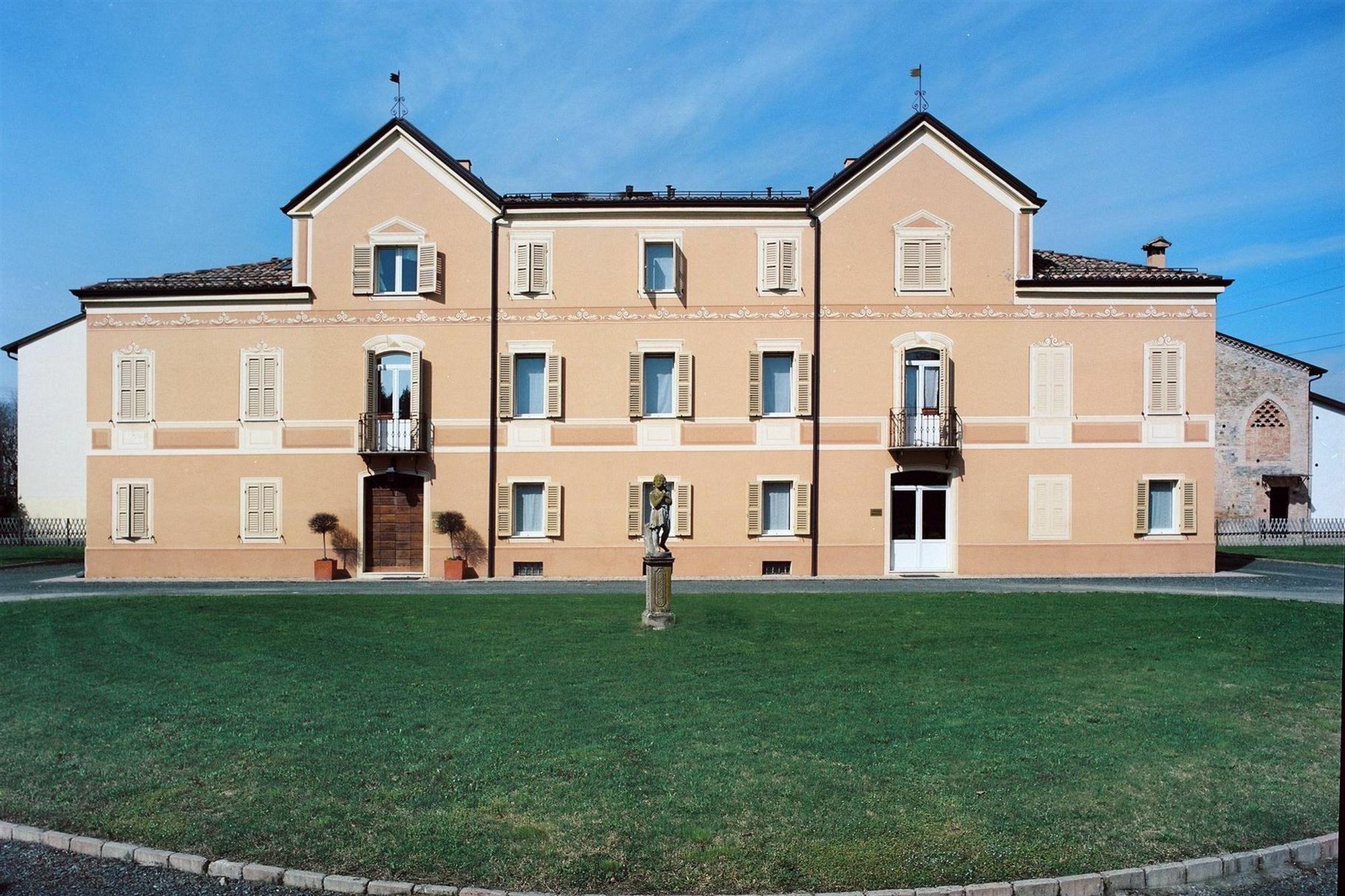 Villa Meli Lupi - Residenze Temporanee Parma Exterior photo